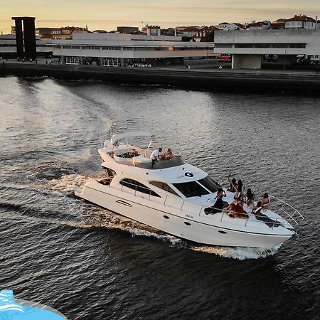 Barco No Coracao Da Cidade - Iate De 5 Estrelas Виана-ду-Каштелу Экстерьер фото