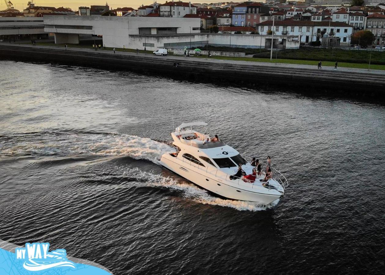 Barco No Coracao Da Cidade - Iate De 5 Estrelas Виана-ду-Каштелу Экстерьер фото